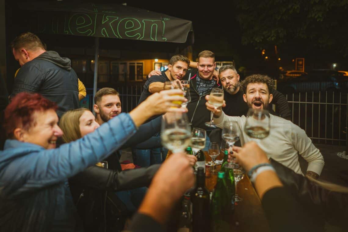Utrinki z dogodka Petkova Aktualova Pumpa v Elipsa Caffe v Radizelu.